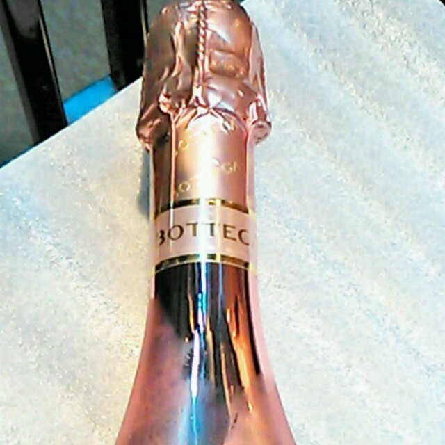 Bottega Veneta(ボッテガヴェネタ)のyumizuki様専用♡【お祝いに♡】ボッテガ　ロゼ　ゴールド 食品/飲料/酒の酒(シャンパン/スパークリングワイン)の商品写真