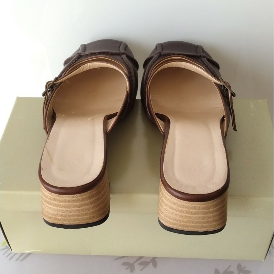 ガーリーブリティッシュ　ミュール サンダル　ブラウン　ブリティッシュガーリー レディースの靴/シューズ(ミュール)の商品写真