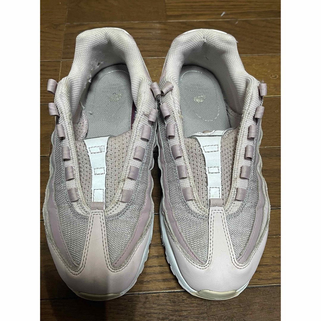 NIKE(ナイキ)のNIKE AIR MAX 95 "BARELY ROSE" 24.0cm レディースの靴/シューズ(スニーカー)の商品写真