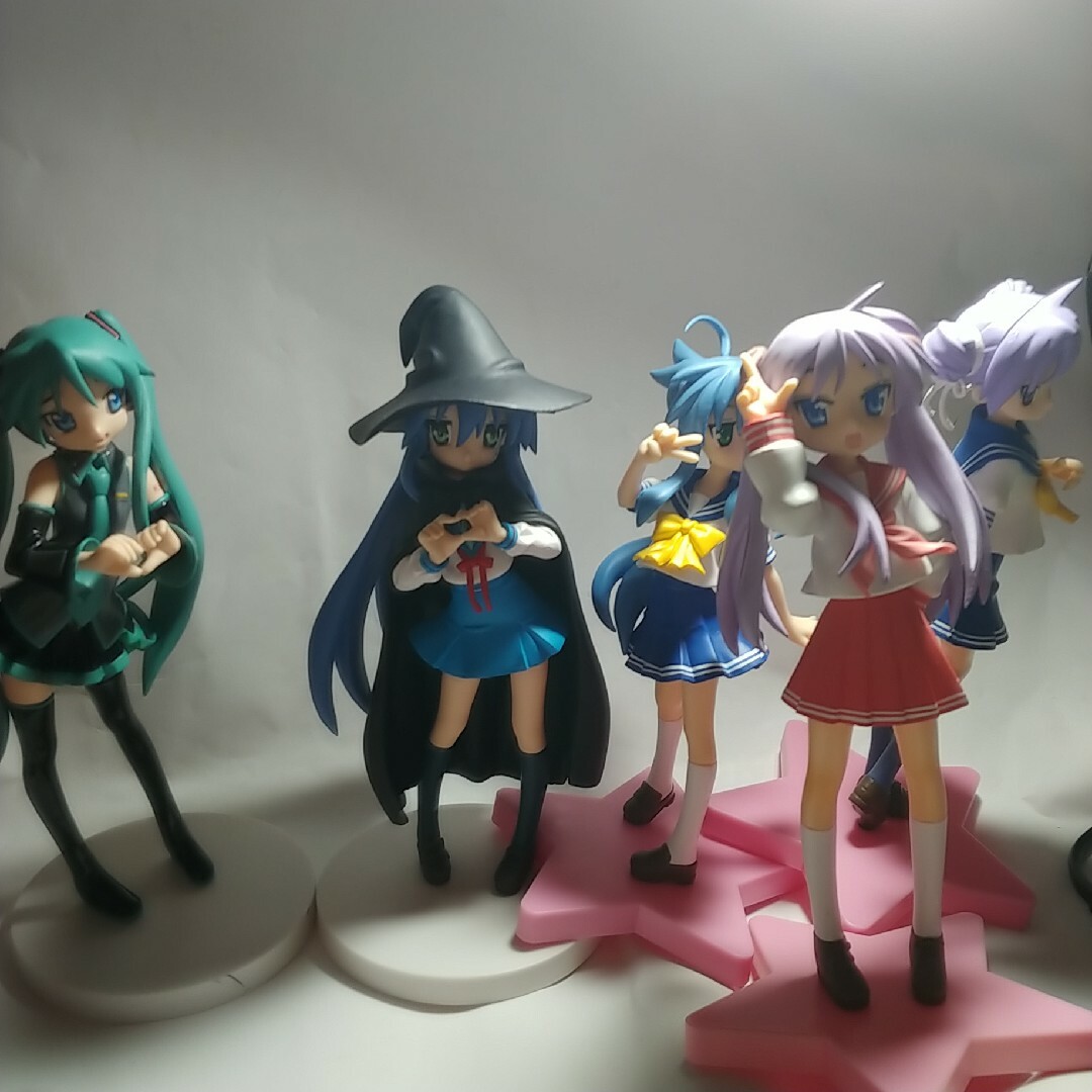 5体セット らき☆すた エクストラフィギュア こなた＆かがみ  初音ミク魔法使い