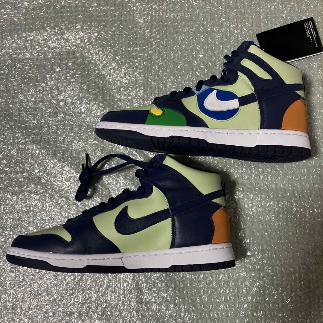 NIKE(ナイキ)のNIKE WMNS DUNK HIGH LX メンズの靴/シューズ(スニーカー)の商品写真