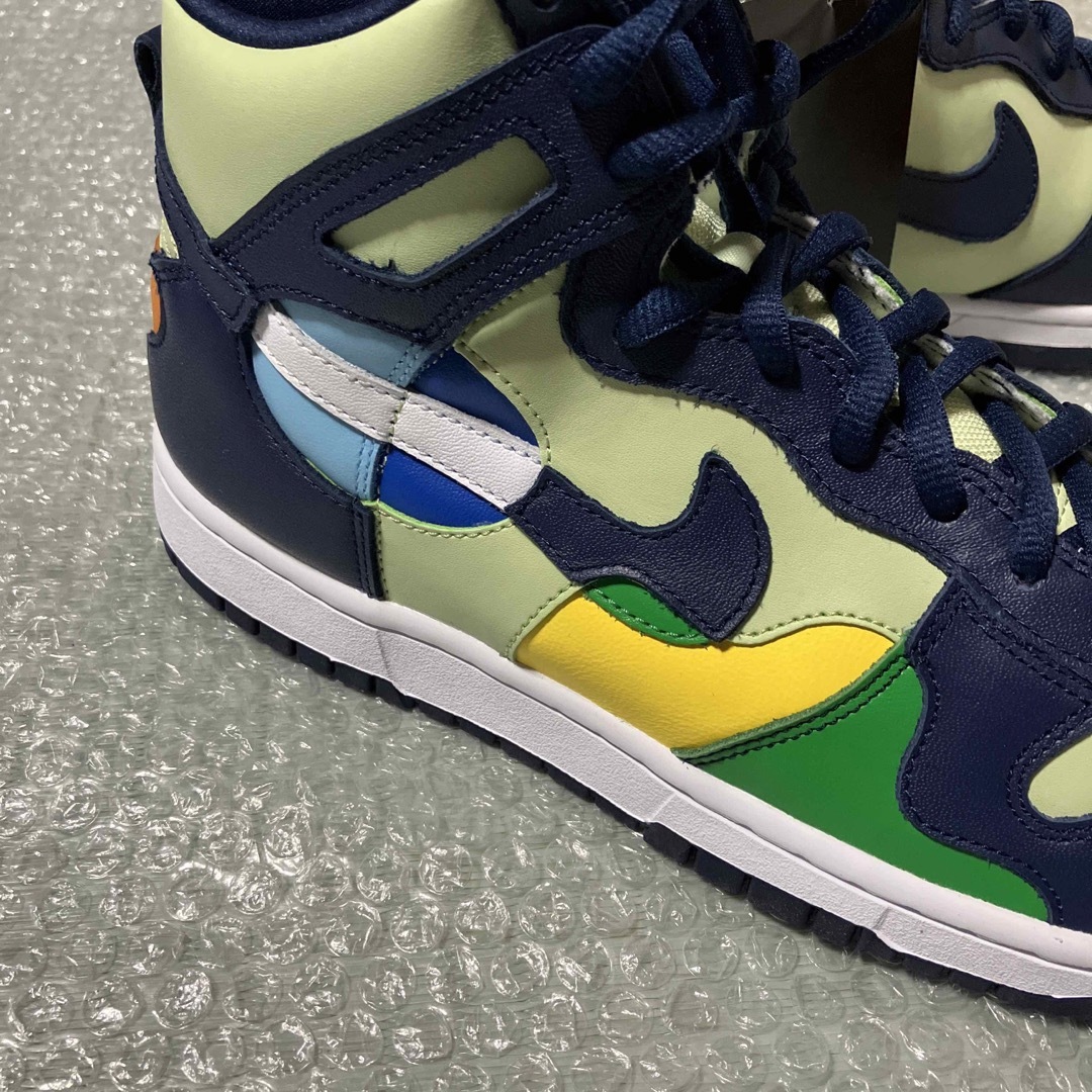 NIKE(ナイキ)のNIKE WMNS DUNK HIGH LX メンズの靴/シューズ(スニーカー)の商品写真