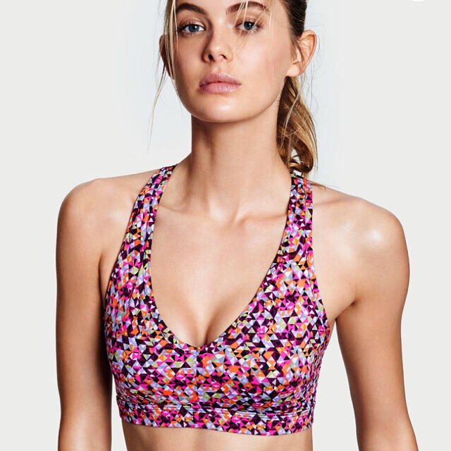 Victoria's Secret(ヴィクトリアズシークレット)のCaged Racerback Sport Bra レディースの下着/アンダーウェア(ブラ)の商品写真