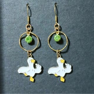 アヒル　グリーン　ピアス(ピアス)