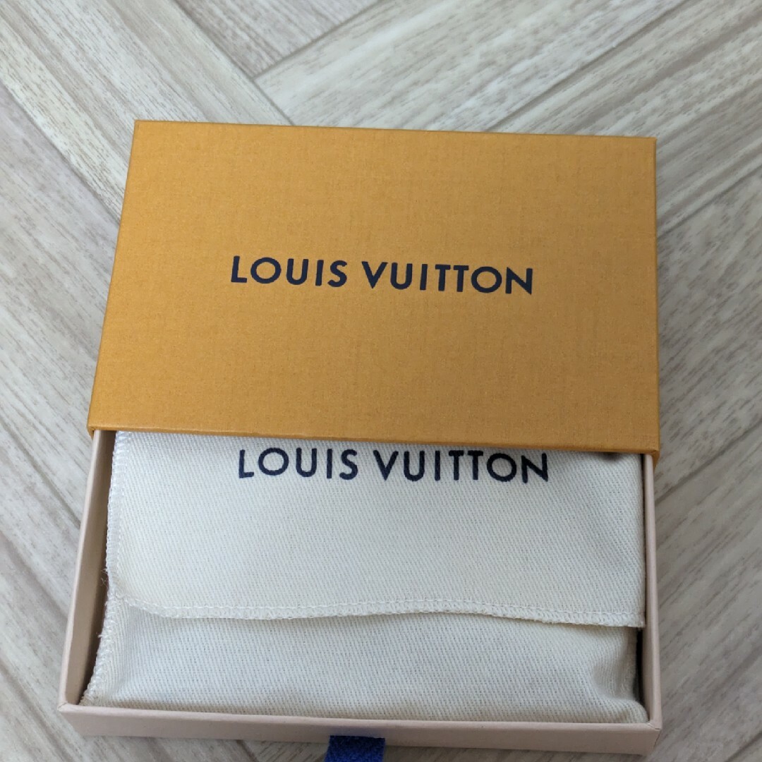 LOUIS VUITTON(ルイヴィトン)のLOUIS VUITTON オーガナイザー・ドゥポッシュ オンブレ メンズのファッション小物(名刺入れ/定期入れ)の商品写真