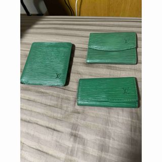 ルイヴィトン(LOUIS VUITTON)のLOUIS VUITTON エピ 二つ折り財布 小銭入れ　キーケースの3点セット(財布)