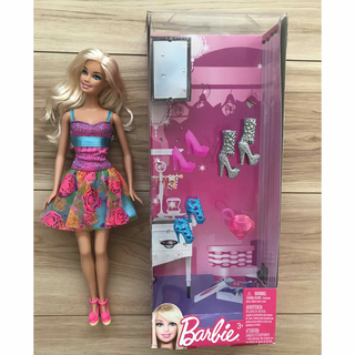 バービー(Barbie)のバービー人形　小物付き(キャラクターグッズ)