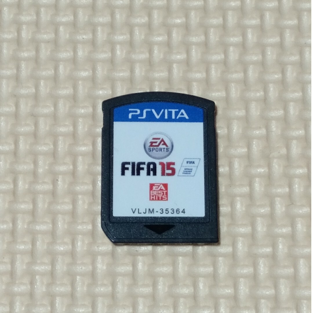 FIFA15　Vita エンタメ/ホビーのゲームソフト/ゲーム機本体(携帯用ゲームソフト)の商品写真