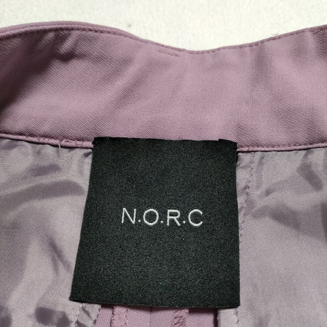 N.O.R.C(ノーク)のN.O.R.C　ノーク　サイズ1　サイドヘムスリットパンツ レディースのパンツ(カジュアルパンツ)の商品写真