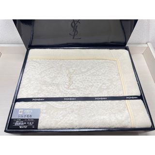 Yves Saint Laurent(毛布)のフリマアイテム一覧 Yves Saint Laurent(毛布)のフリマアイテム一覧