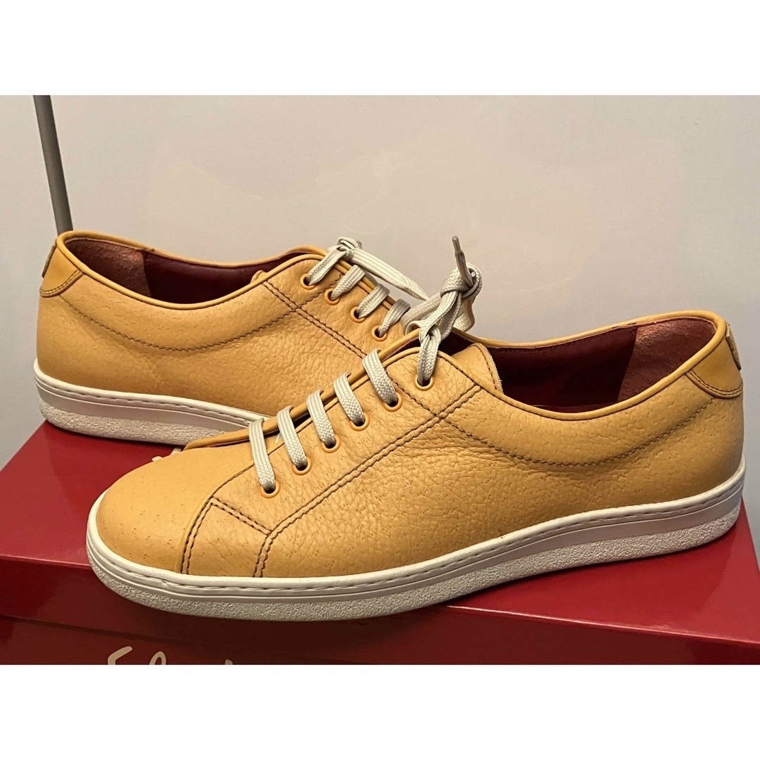 Salvatore Ferragamo(サルヴァトーレフェラガモ)のFerragamo レザースニーカー 6D 23cm オレンジ レディースの靴/シューズ(スニーカー)の商品写真