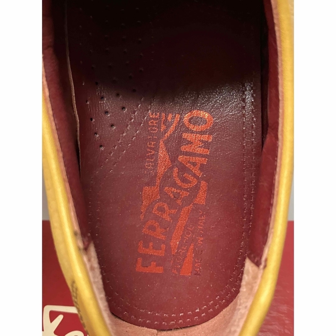 Salvatore Ferragamo(サルヴァトーレフェラガモ)のFerragamo レザースニーカー 6D 23cm オレンジ レディースの靴/シューズ(スニーカー)の商品写真