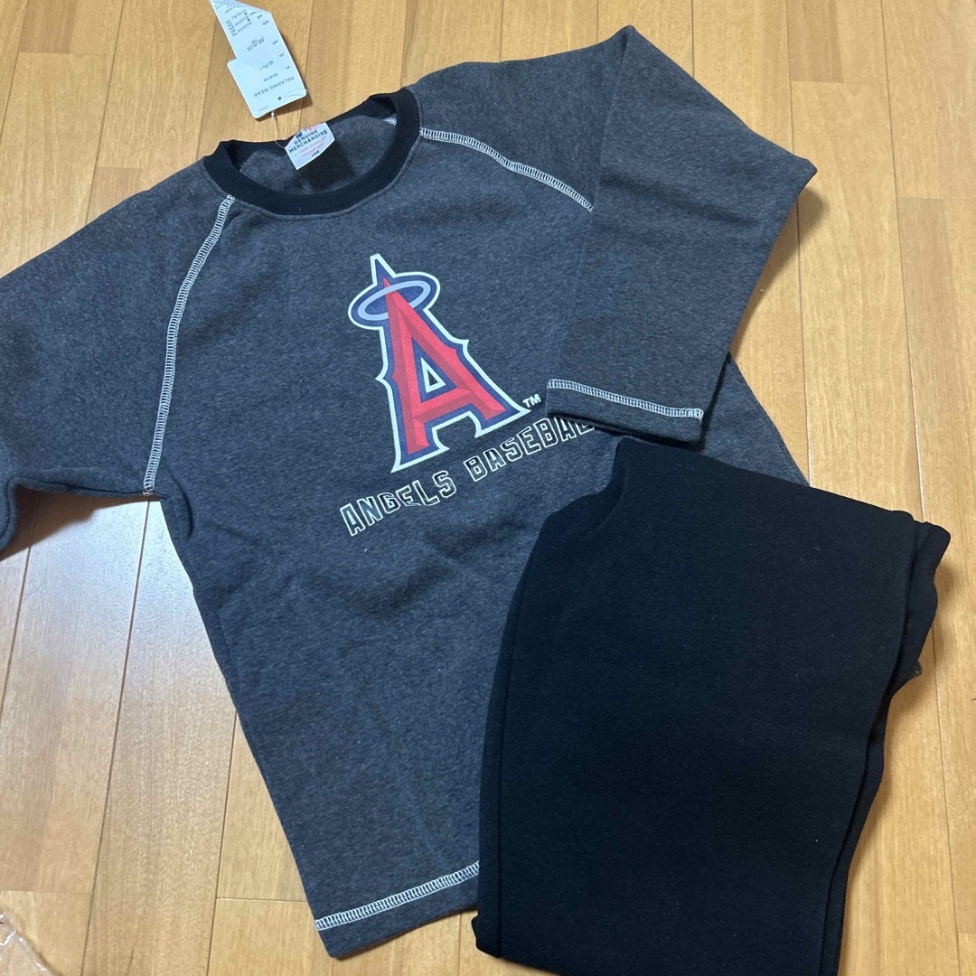 MLB(メジャーリーグベースボール)の新品⭐︎エンジェルス　140センチ　パジャマ キッズ/ベビー/マタニティのキッズ服男の子用(90cm~)(パジャマ)の商品写真