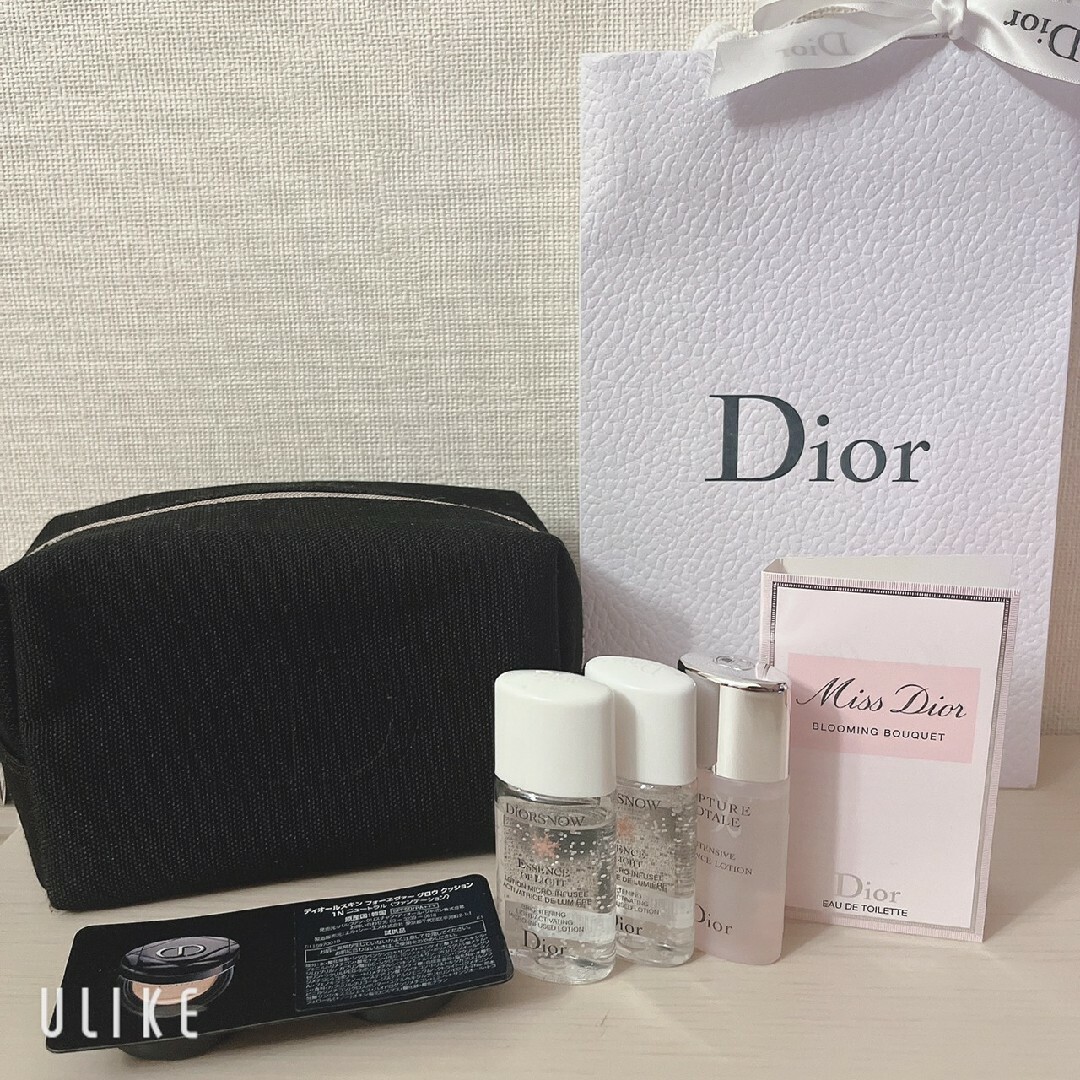 Dior(ディオール)のDior ノベルティポーチ ミスディオール 6点セット コスメ/美容のスキンケア/基礎化粧品(化粧水/ローション)の商品写真