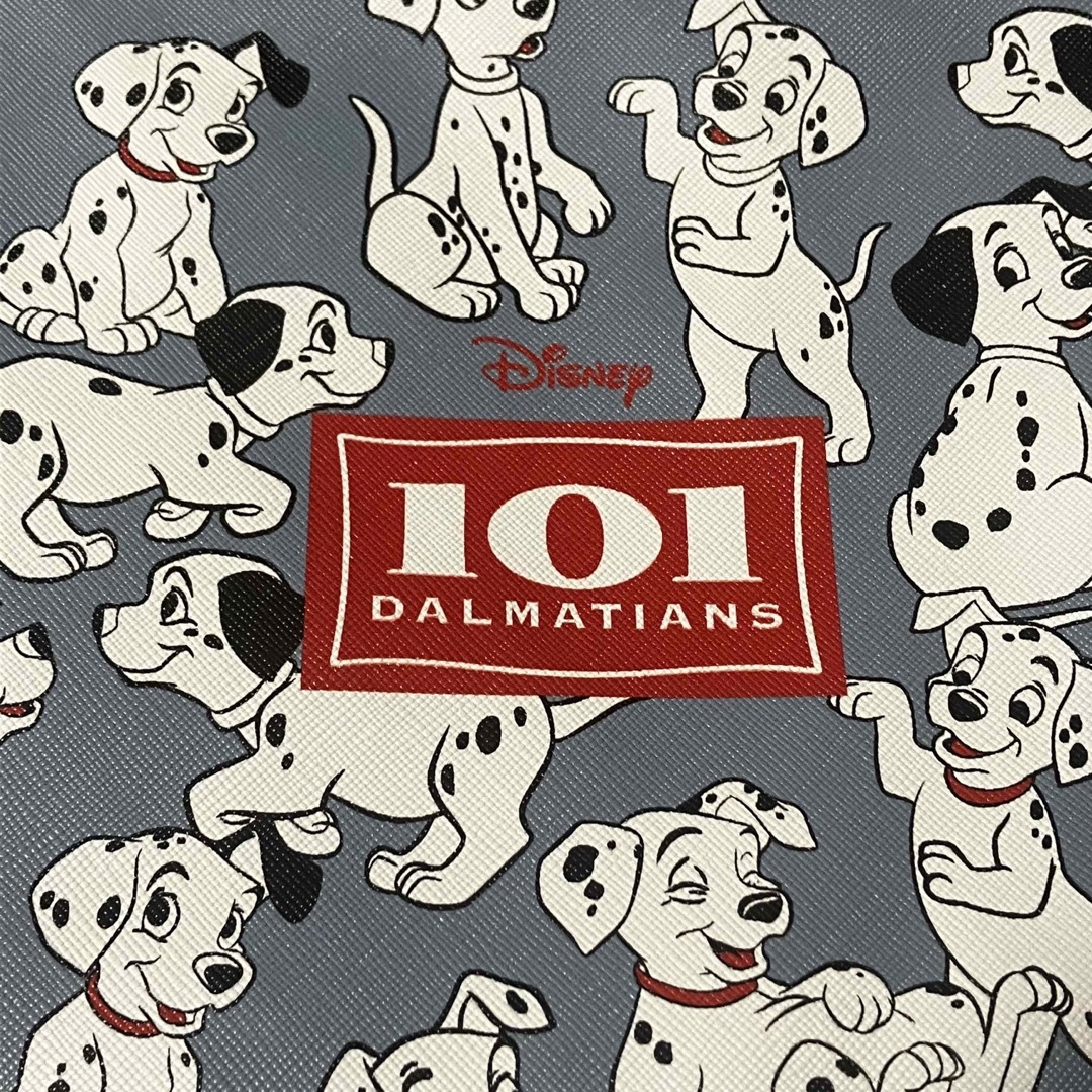 Disney(ディズニー)の新品　 ディズニー　101 101匹わんちゃん　ポーチ　フラットポーチ　青　犬 レディースのファッション小物(ポーチ)の商品写真