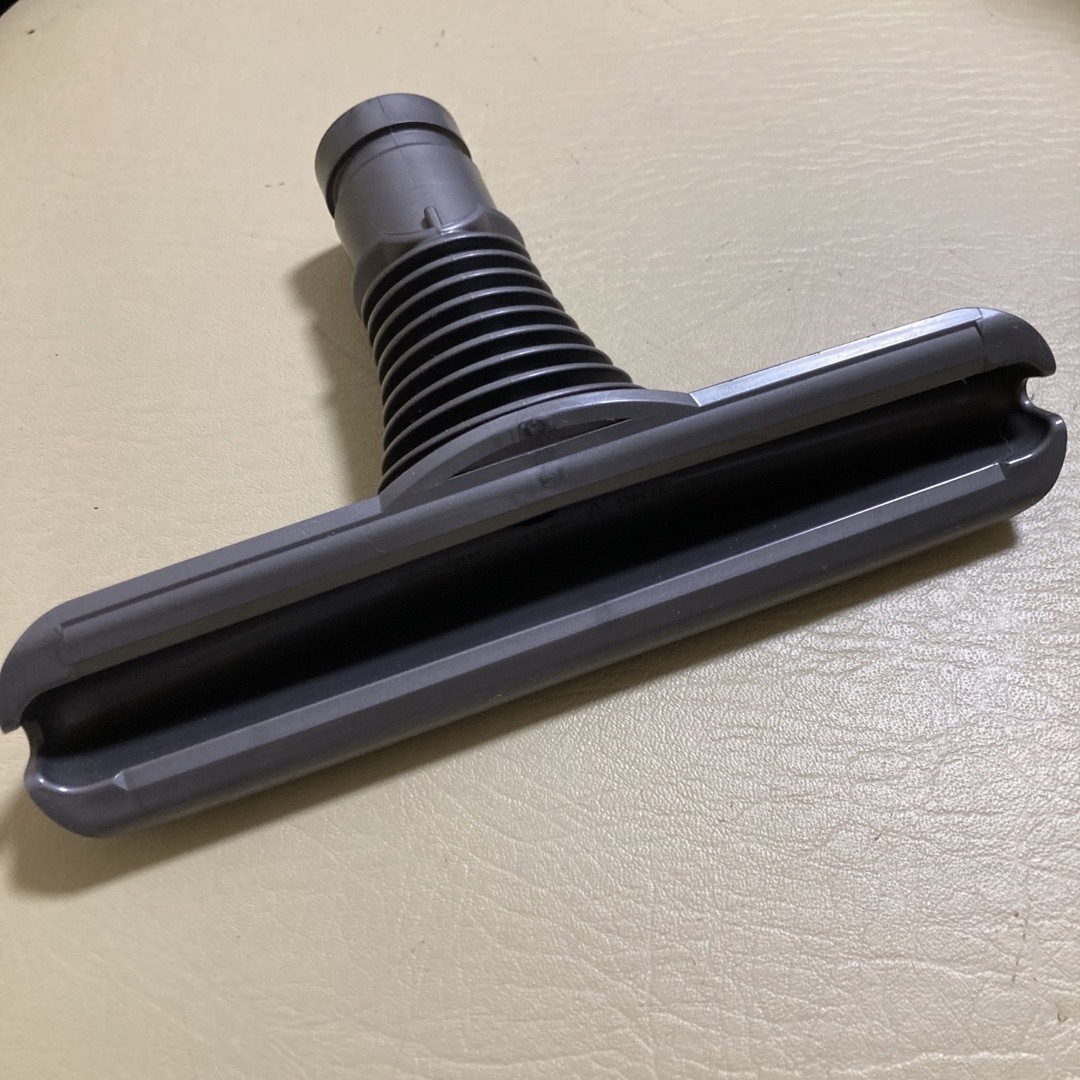 Dyson(ダイソン)のダイソンサイクロンDC46 布団ツール スマホ/家電/カメラの生活家電(掃除機)の商品写真