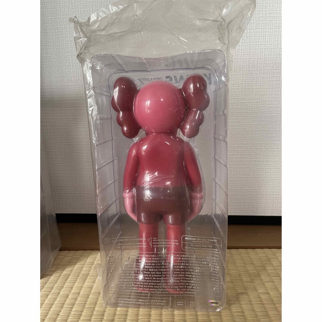 CompanionOpen Edition Vinyl Figure "Red"