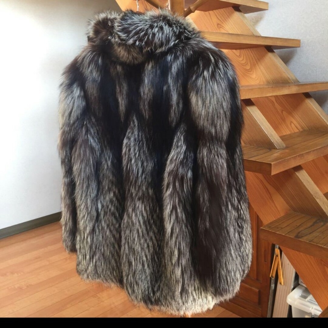 激安❣💟毛皮シルバーフォックス💟 レディースのジャケット/アウター(毛皮/ファーコート)の商品写真