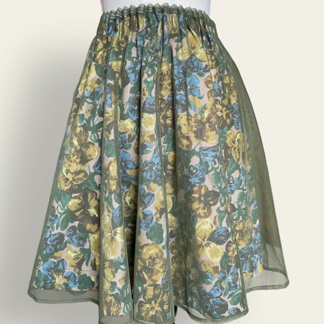 LOWRYS FARM(ローリーズファーム)の【極美品】ローリーズファーム　チュールフラワー柄ボリュームスカート　張りあり レディースのスカート(ひざ丈スカート)の商品写真