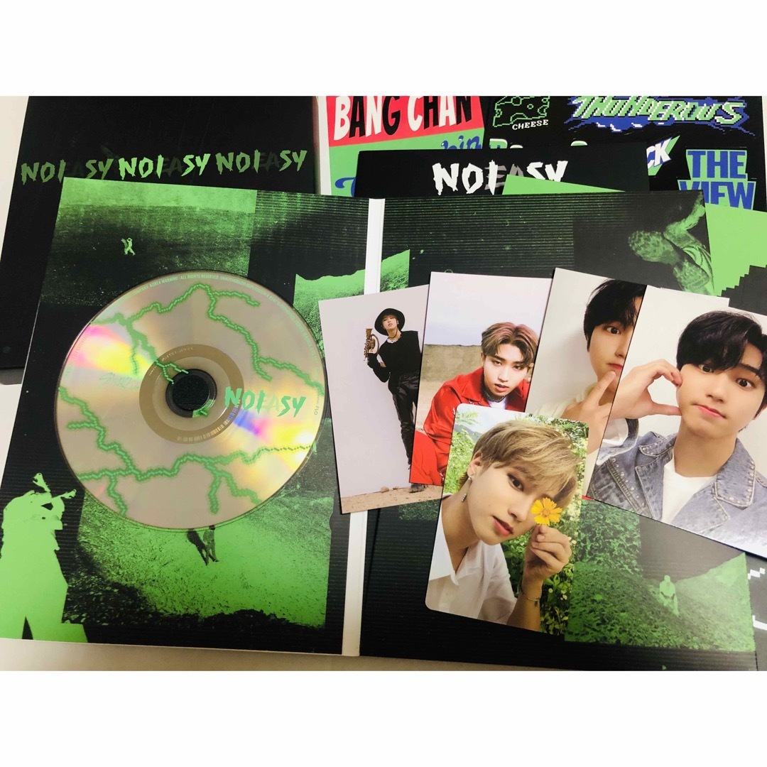 Stray Kids NOEASY CD 特典カード ステッカー付き セットの通販 by 리아'sshop｜ラクマ