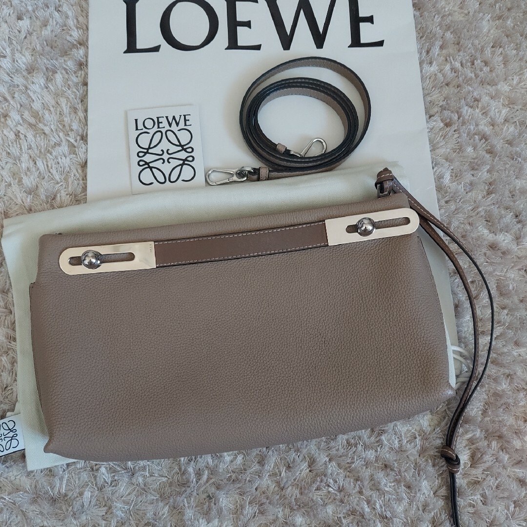 LOEWE(ロエベ)のロエベ　ミッシー　サンドミンク レディースのバッグ(ショルダーバッグ)の商品写真