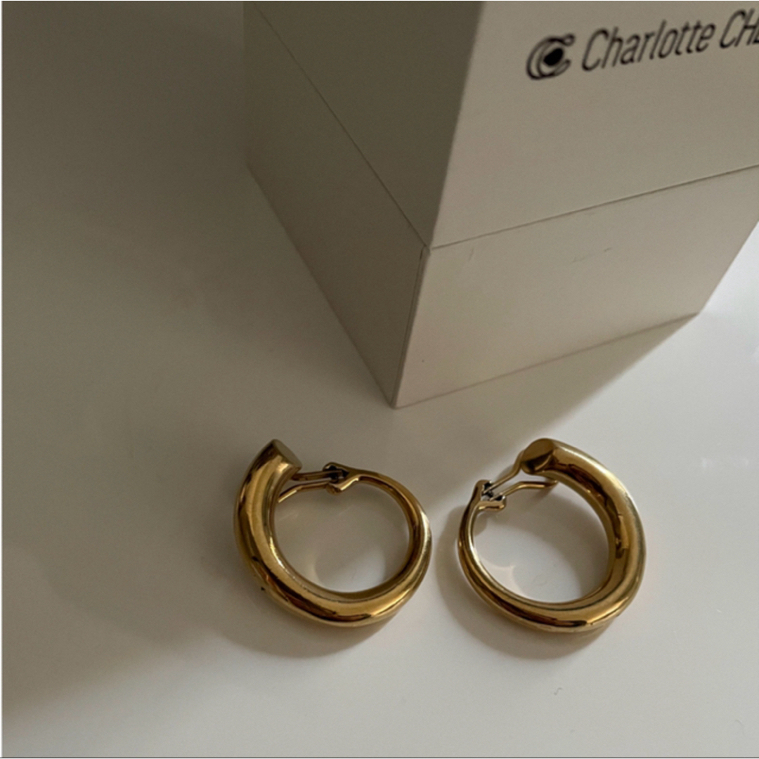 charlotte chesnais monie フープイヤリング-