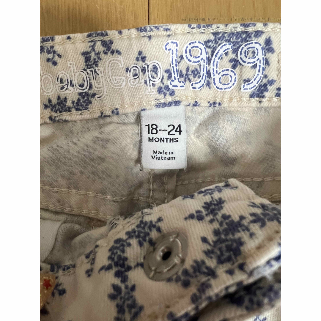 babyGAP(ベビーギャップ)のGAP ズボン キッズ/ベビー/マタニティのキッズ服女の子用(90cm~)(パンツ/スパッツ)の商品写真