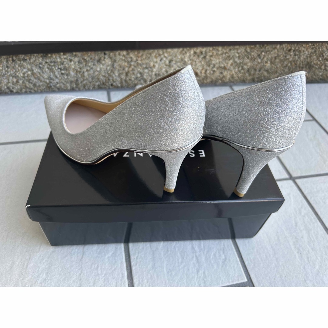 ESPERANZA(エスペランサ)のエスペランサ　美品　シルバーパンプス レディースの靴/シューズ(ハイヒール/パンプス)の商品写真