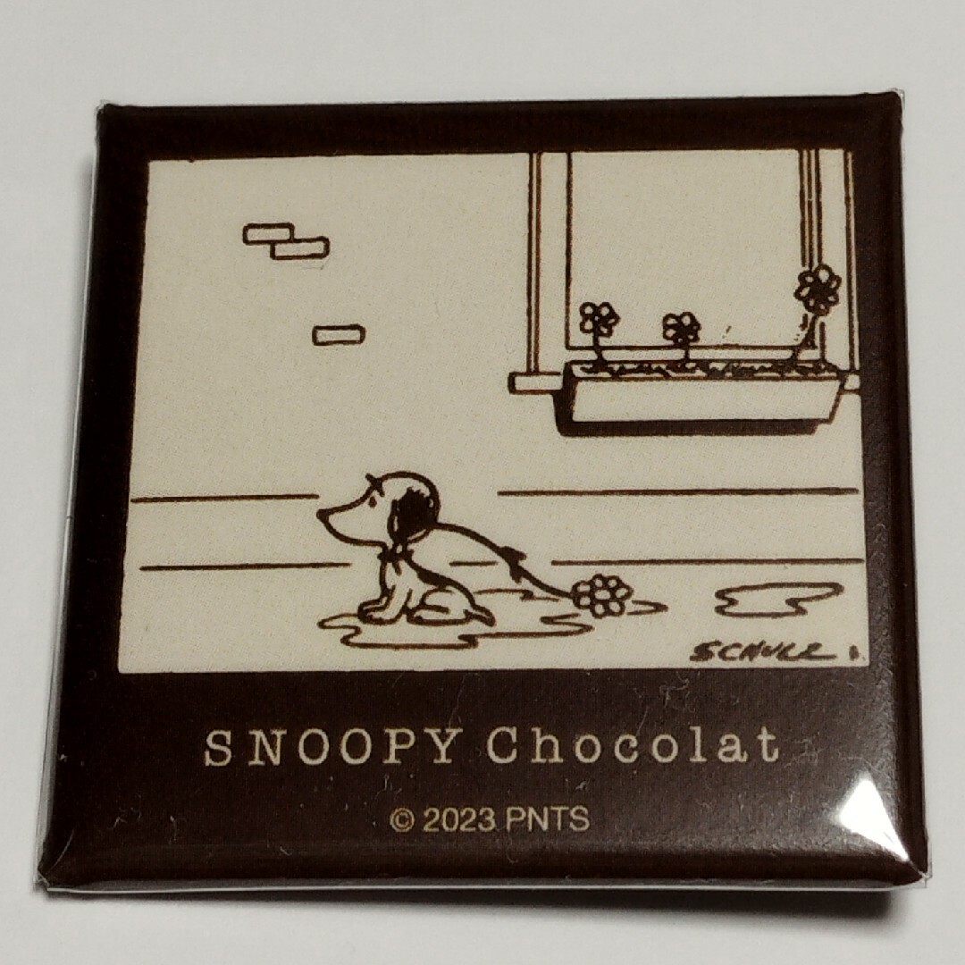 SNOOPY(スヌーピー)の🍫【スヌーピーショコラ】限定バッジ エンタメ/ホビーのおもちゃ/ぬいぐるみ(キャラクターグッズ)の商品写真