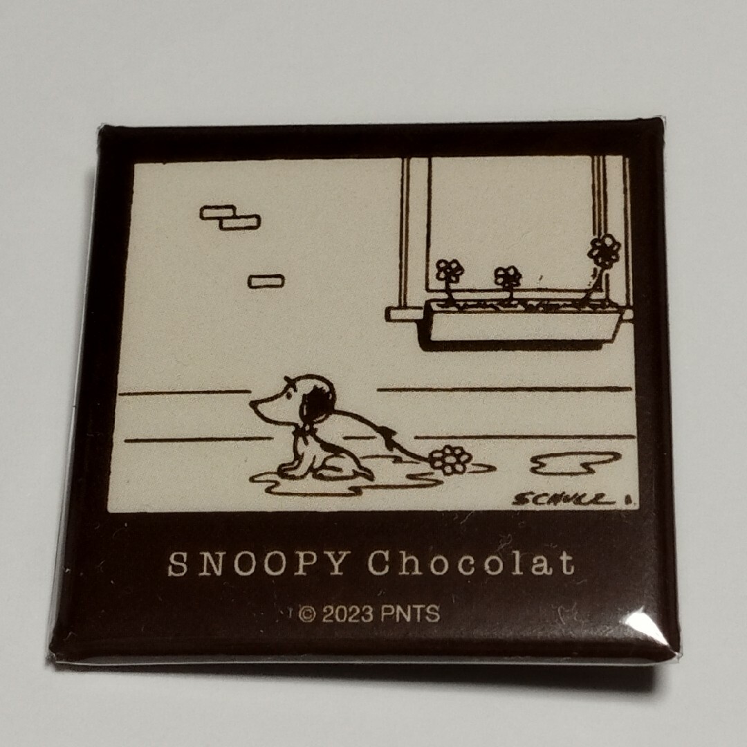 SNOOPY(スヌーピー)の🍫【スヌーピーショコラ】限定バッジ エンタメ/ホビーのおもちゃ/ぬいぐるみ(キャラクターグッズ)の商品写真