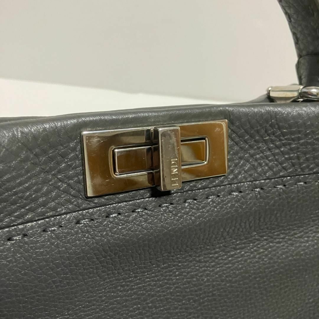 FENDI 8BN290 ピーカブーレギュラー セレリア ハンドバッグ