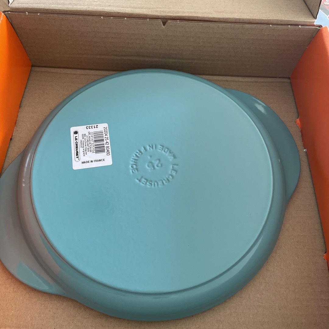 LE CREUSET(ルクルーゼ)の【NEW】　ル・クルーゼ　ラウンドグリル　ターコイズ　25㎝ インテリア/住まい/日用品のキッチン/食器(鍋/フライパン)の商品写真