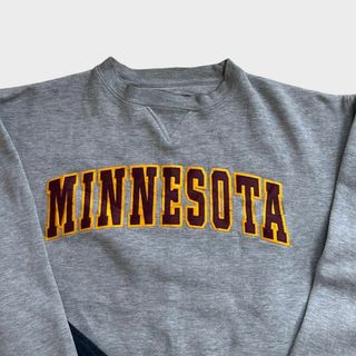 【スウェット×デニムパンツ】リーバイス MINNESOTA ゆるだぼ ロゴ