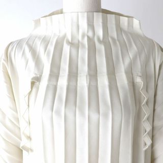 ISSEY MIYAKE - 極美品☆正規品 me ISSEY MIYAKE ミーイッセイミヤケ ...