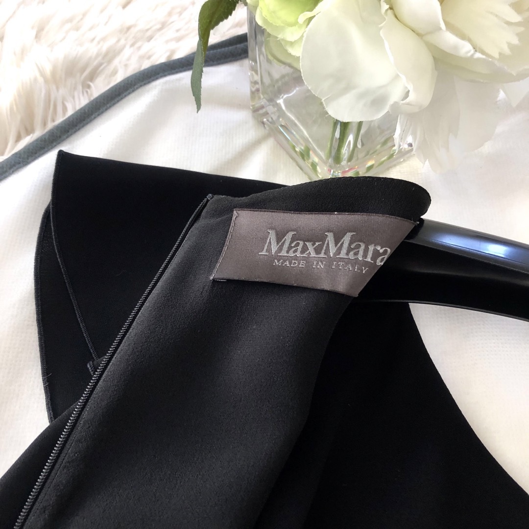 Max Mara(マックスマーラ)の極美品‼️【マックスマーラ】最高級ピアノフォルテフリル  ドレープワンピース黒色 レディースのワンピース(ひざ丈ワンピース)の商品写真
