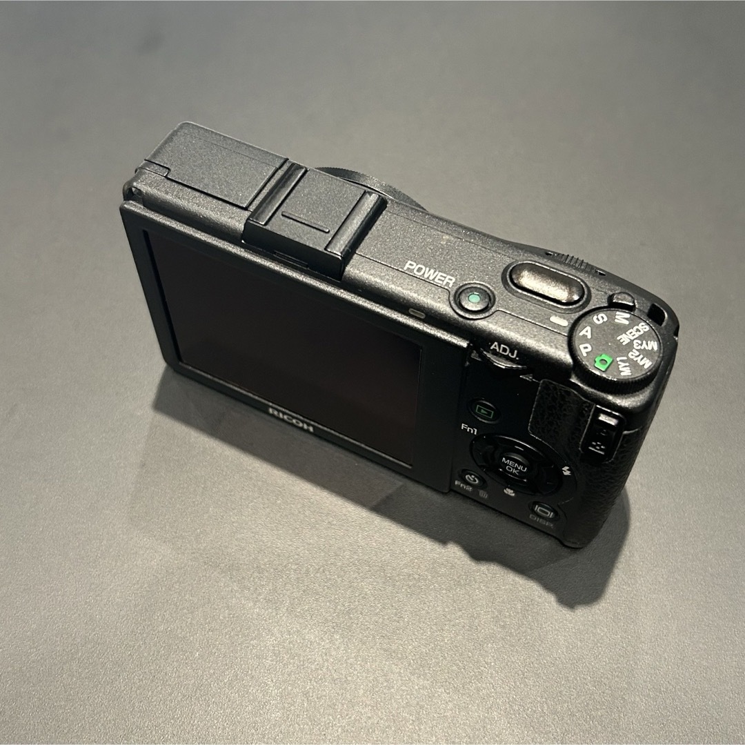 RICOH(リコー)のRICOH GR DIGITAL III 予備純正バッテリー付き  スマホ/家電/カメラのカメラ(コンパクトデジタルカメラ)の商品写真