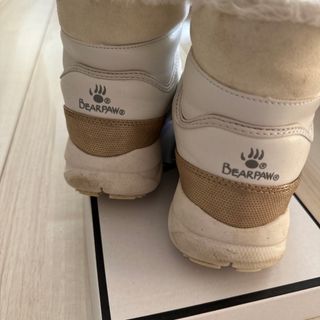 ベアパウ(BEARPAW)のスノーブーツ　24センチ(ブーツ)