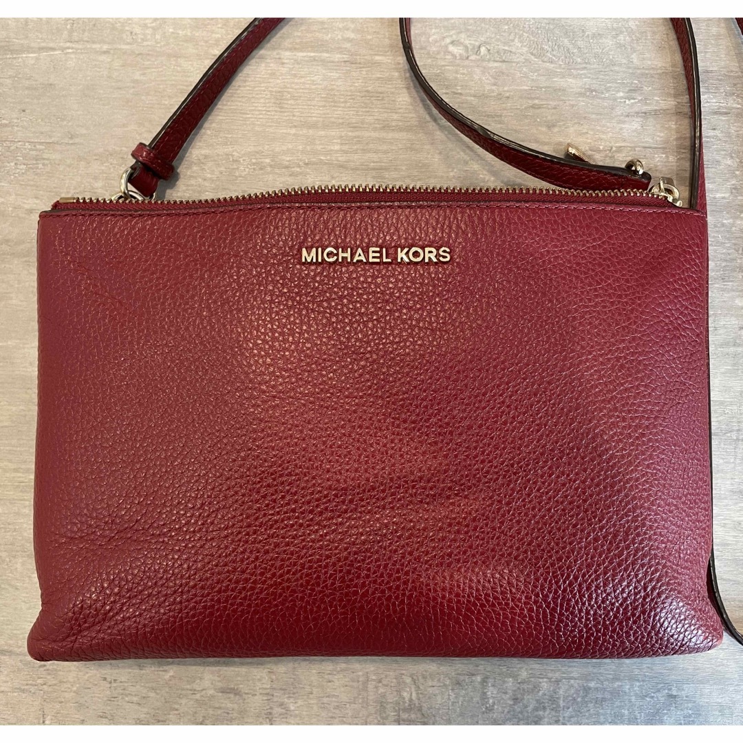 Michael Kors(マイケルコース)のMICHAEL KORS ショルダーバッグ　赤 レディースのバッグ(ショルダーバッグ)の商品写真