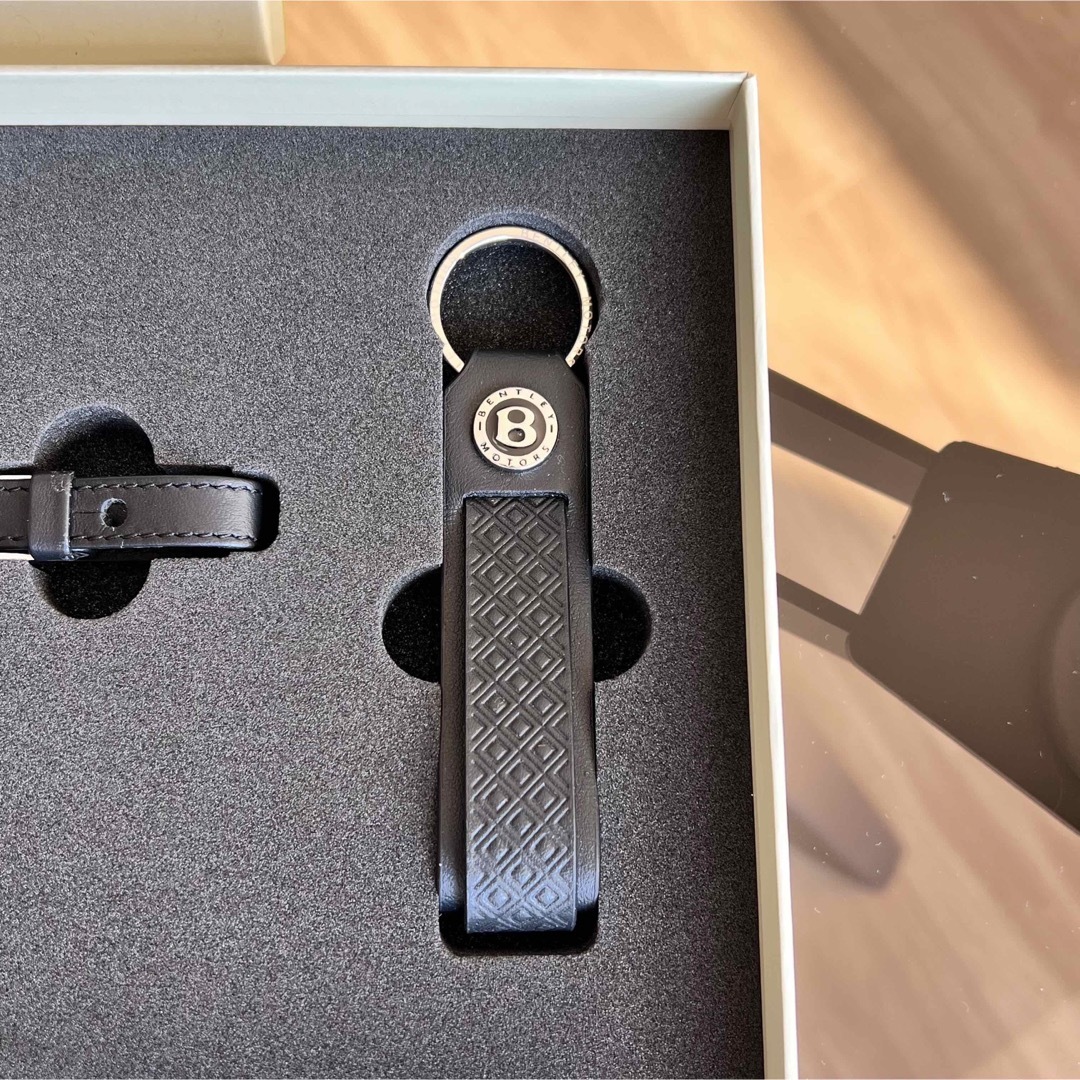 新品未使用☆Bentley キーホルダー カードケース ネームタグ 新品未使用☆Bentley キーホルダー カードケース ネームタグ