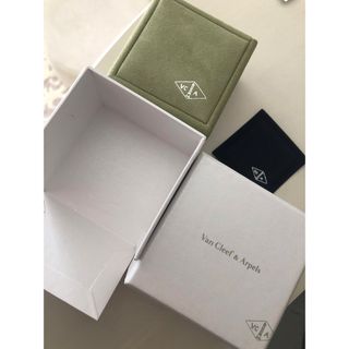 ヴァンクリーフアンドアーペル(Van Cleef & Arpels)のヴァンクリーフ&アーペル　ネックレス用ケース・外箱のみ中古品(ネックレス)