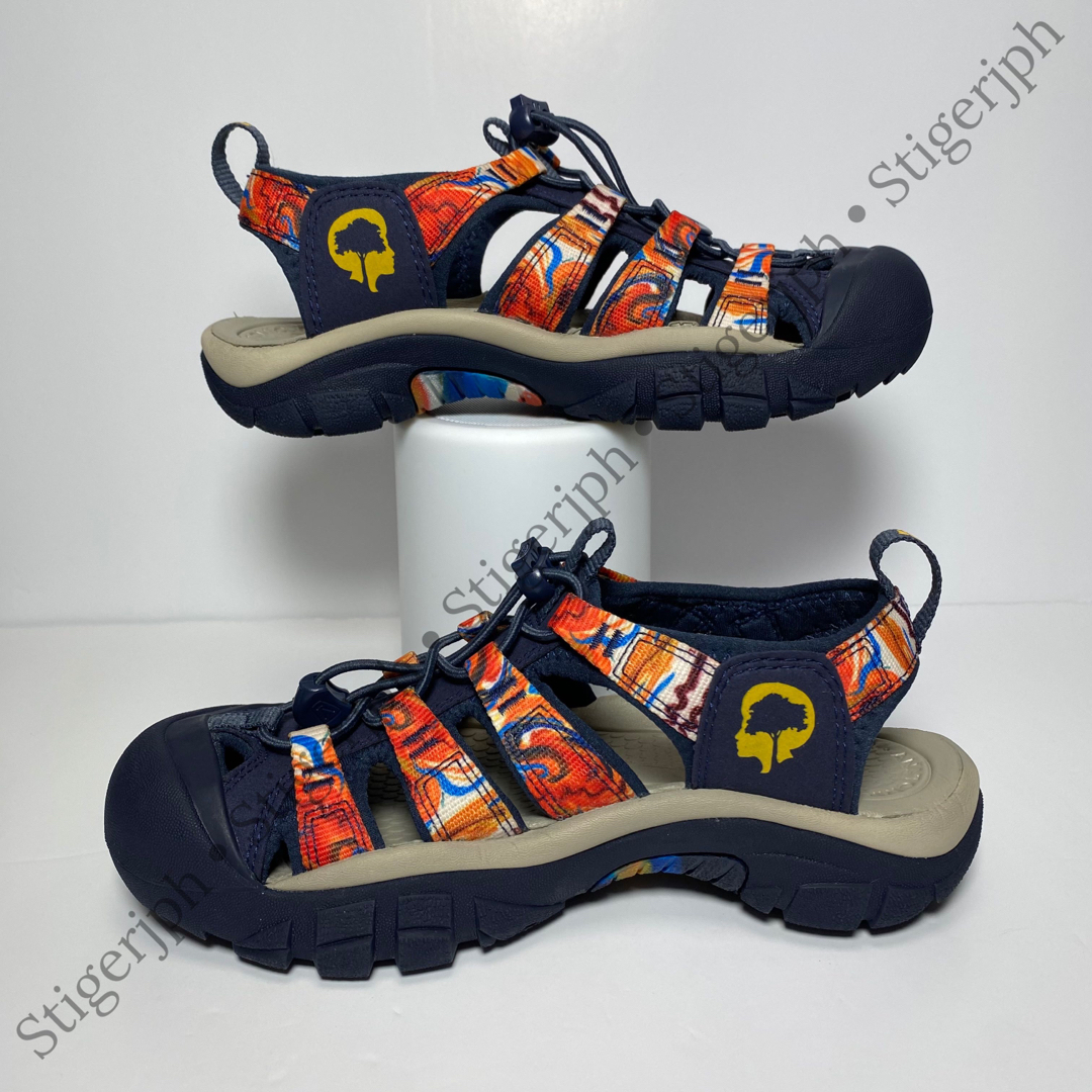 KEEN(キーン)のキーン　ニューポートレトロ　オレンジ　ネイビー　23CM レディースの靴/シューズ(サンダル)の商品写真