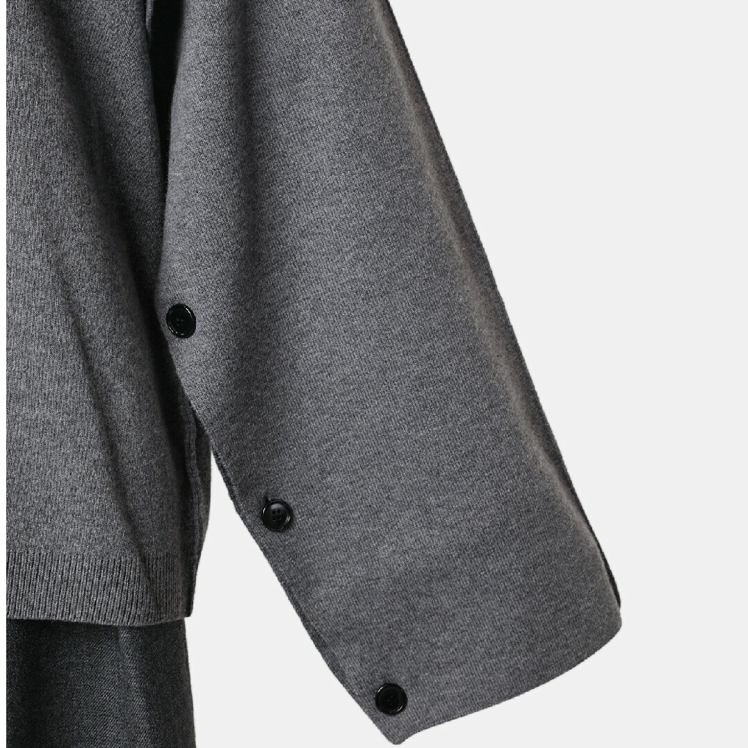 アイレネ　Asymmetry Sleeves Knit　ニット レディースのトップス(ニット/セーター)の商品写真