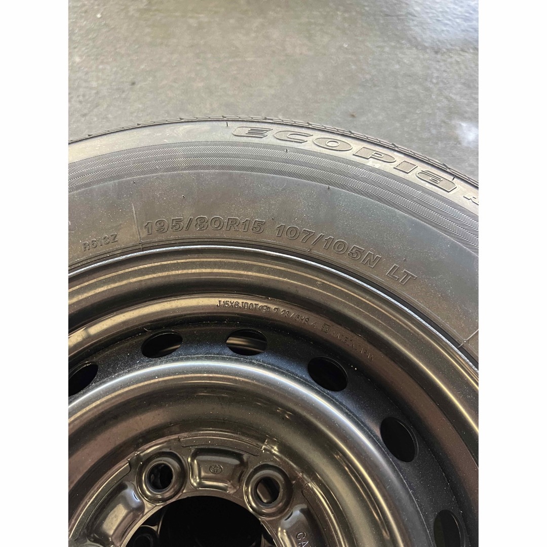 ハイエース　純正ノーマルタイヤ　新車外し　195/80R15 3