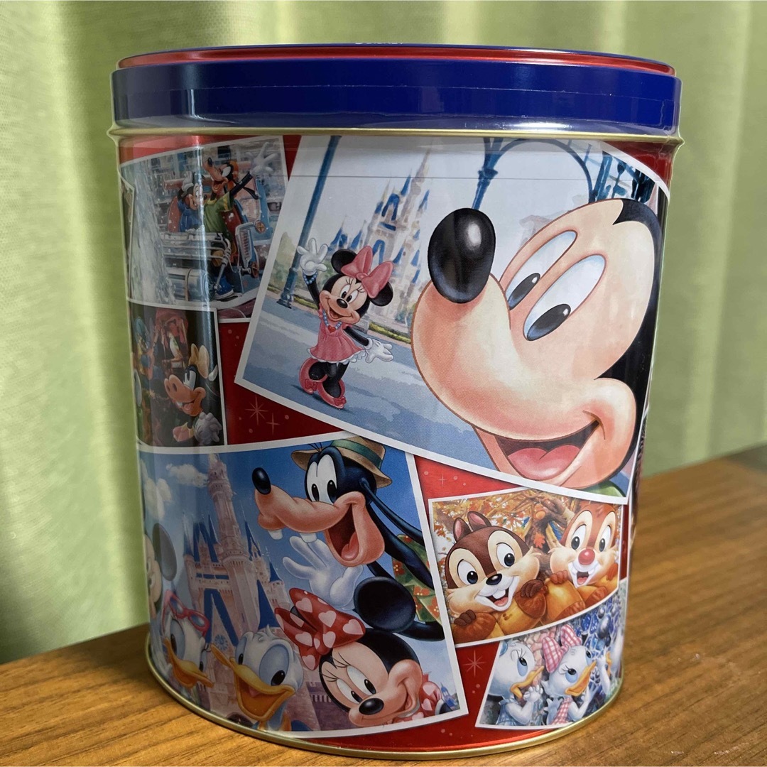 Disney(ディズニー)の【缶のみ】東京ディズニーシー　チョコレートクランチ 食品/飲料/酒の食品(菓子/デザート)の商品写真