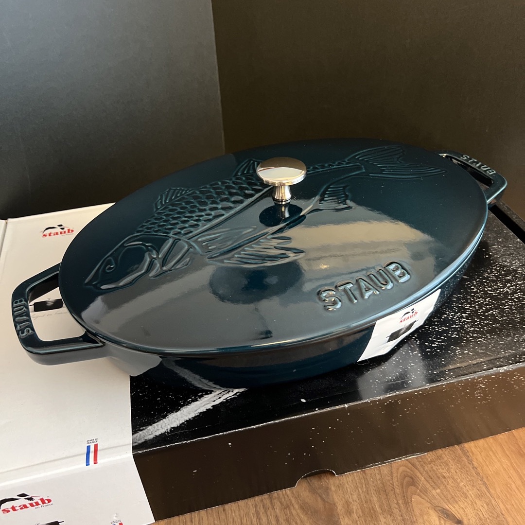 STAUB(ストウブ)のストウブ staub  オーバル 32cm フィッシュ　ラ・メール ディッシュ インテリア/住まい/日用品のキッチン/食器(鍋/フライパン)の商品写真