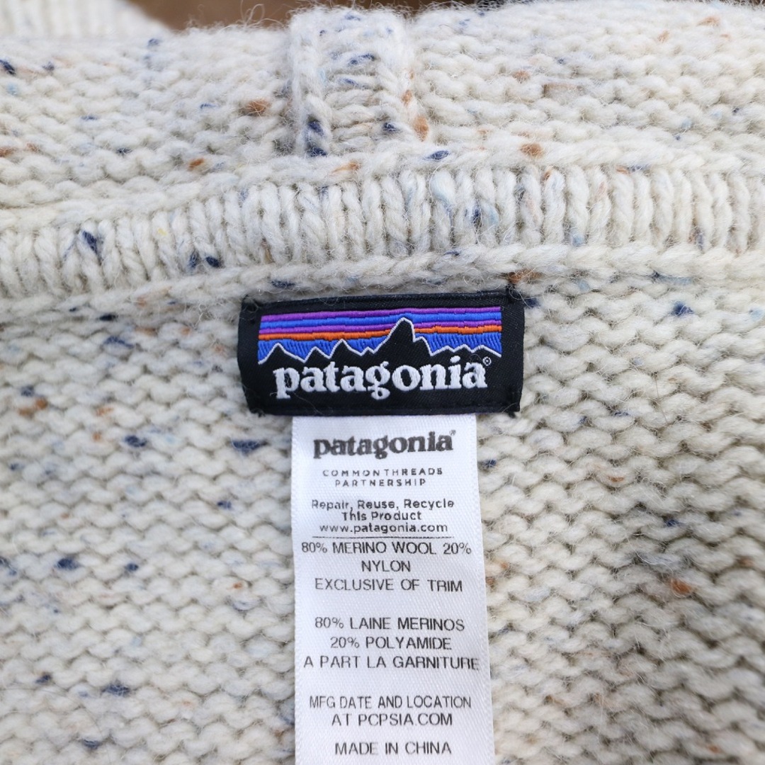 patagonia(パタゴニア)のpatagonia パタゴニア ランチートフーディー パーカー アウトドア キャンプ アウター 防寒 ベージュ (レディース L) 中古 古着 O6205 レディースのジャケット/アウター(その他)の商品写真