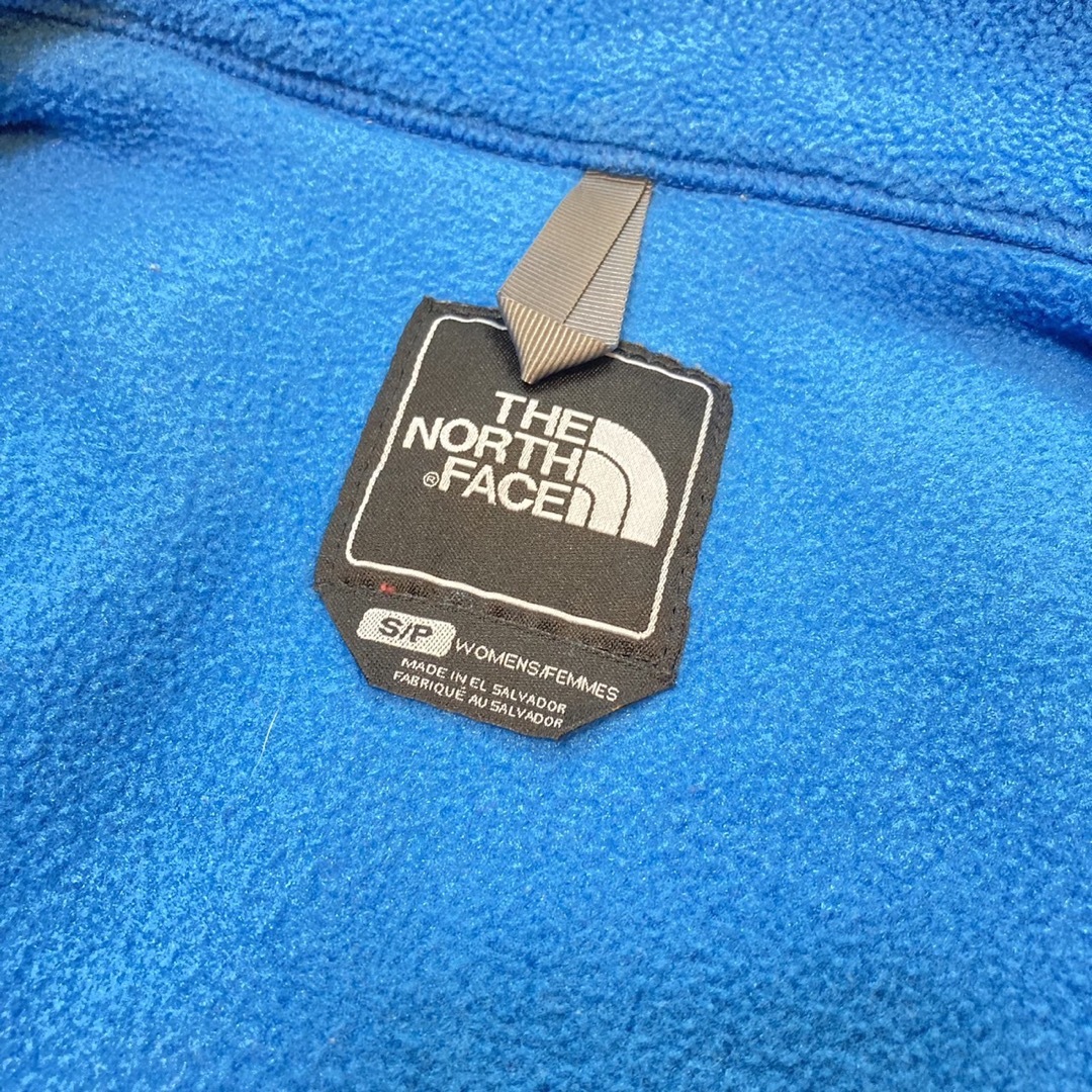 THE NORTH FACE(ザノースフェイス)の希少ノースフェイスTHE NORTH FACEポーラテックデナリジャケット水色S レディースのジャケット/アウター(その他)の商品写真