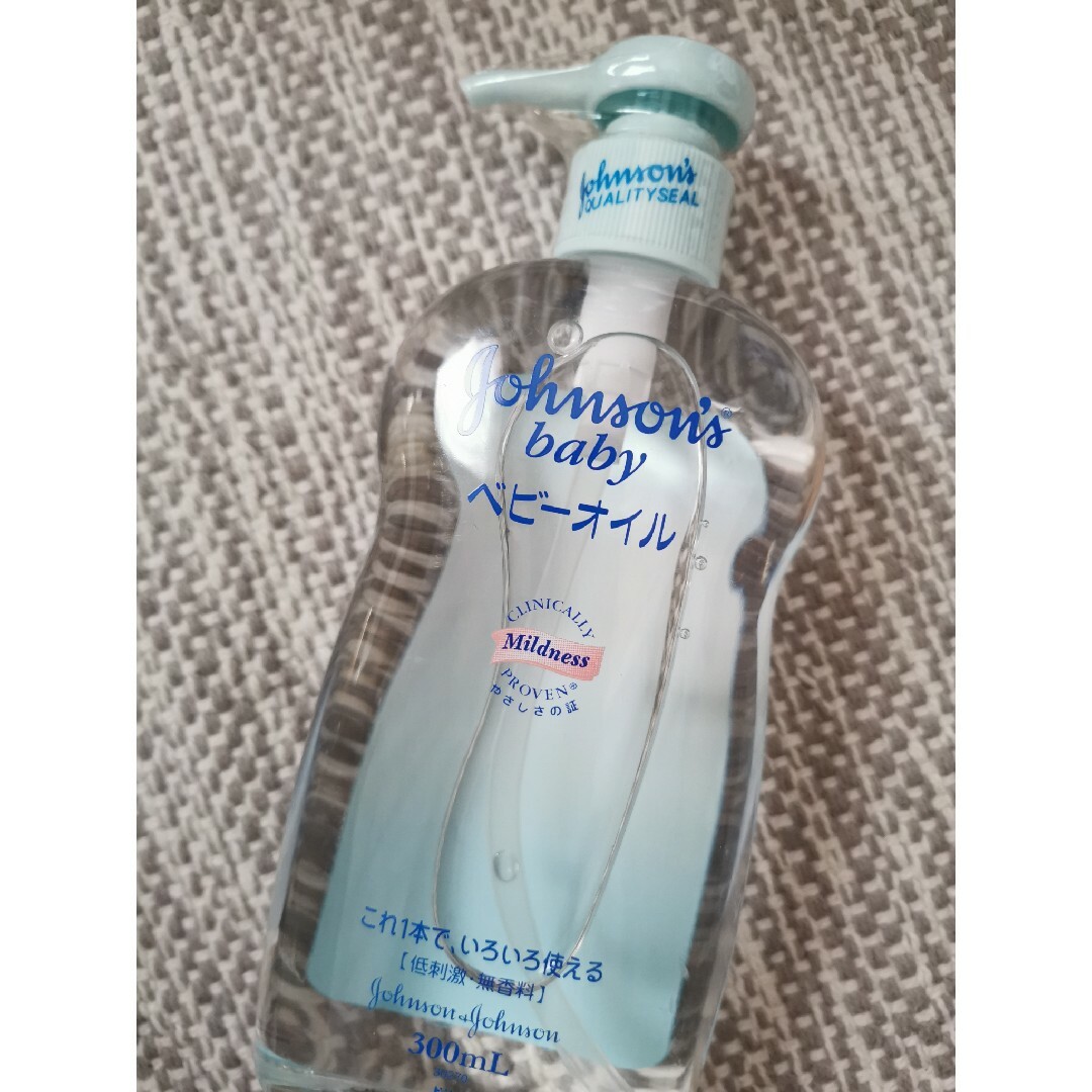 Johnson Baby(ジョンソンベビー)のジョンソンベビー ベビーオイル無香料 300ML キッズ/ベビー/マタニティの洗浄/衛生用品(ベビーローション)の商品写真