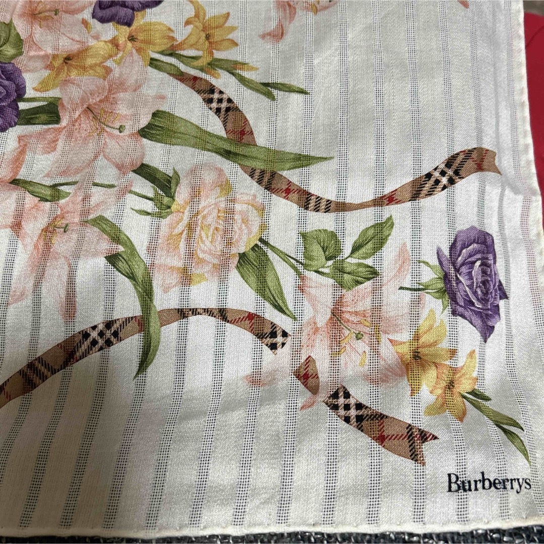 BURBERRY(バーバリー)のバーバリー　スカーフハンカチ レディースのファッション小物(バンダナ/スカーフ)の商品写真