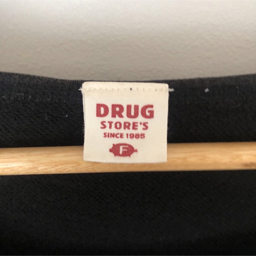 drug store's(ドラッグストアーズ)のドラッグストアーズ　長袖　ロンT  トレーナー　大きいサイズ　 レディースのトップス(Tシャツ(長袖/七分))の商品写真